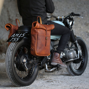 Buy two bags and get a Motorcycle Mounting Kit for free - Brown