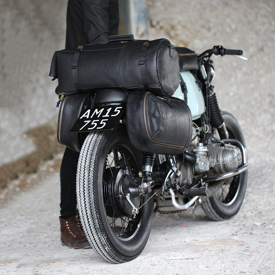 Buy two bags and get a Motorcycle Mounting Kit for free - Black
